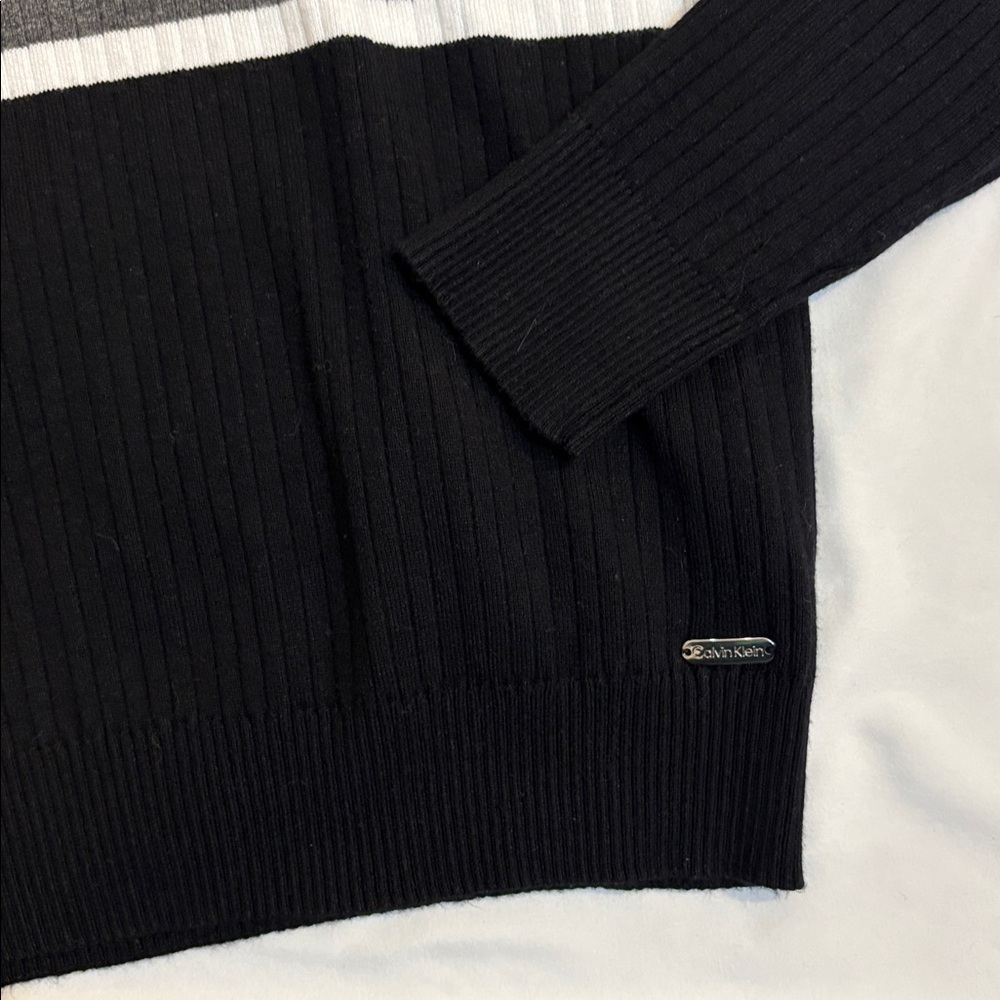 Two Matching Calvin Klein Color Block Stripe Turtlenecks, Bundle of 2, Small Set - Picture 8 of 9